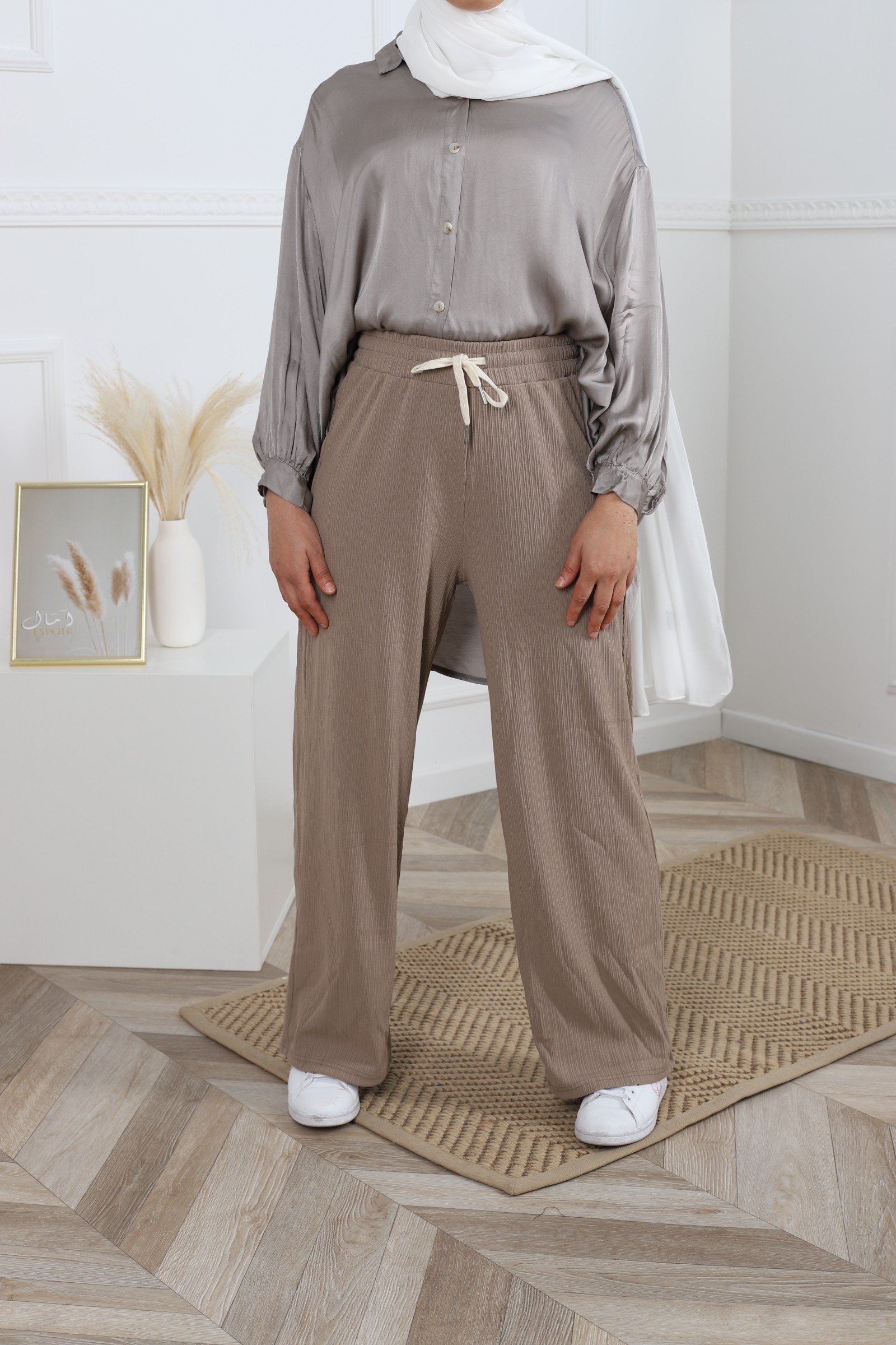 Fluid ribbed trousers