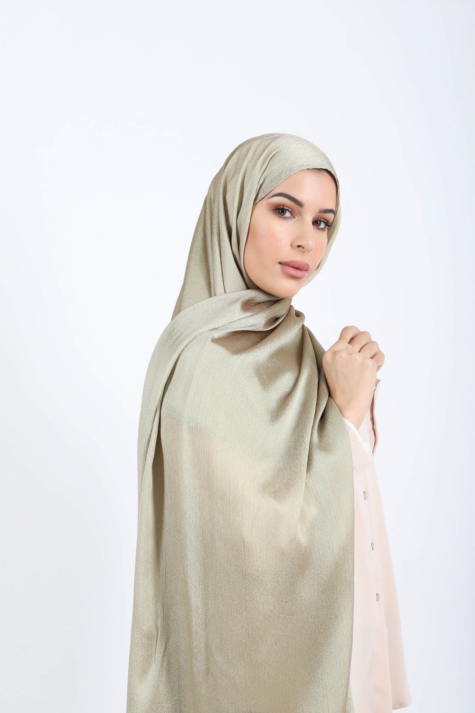 Le hijab de fête shine est pour la femme musulmane