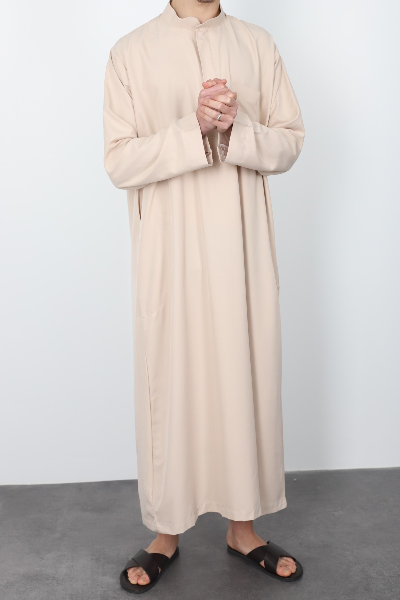 Qamis saoudien homme 2023 nude couleur idéal ramdan ou eid pour fete