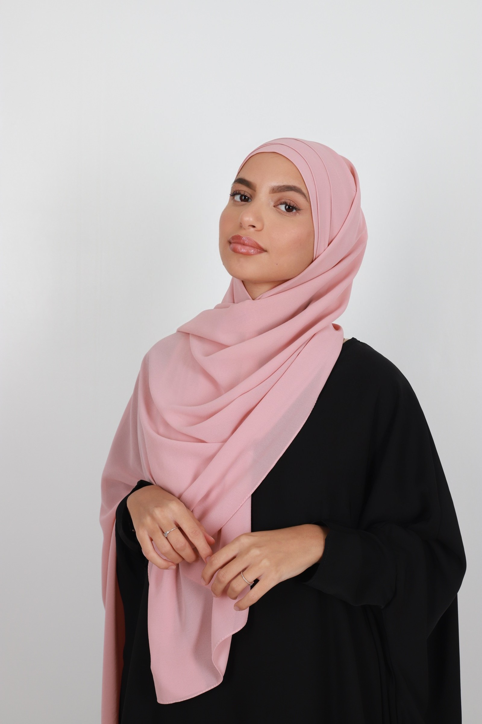 Hijab à enfiler mousseline couleur flamingo pour femme musulmane