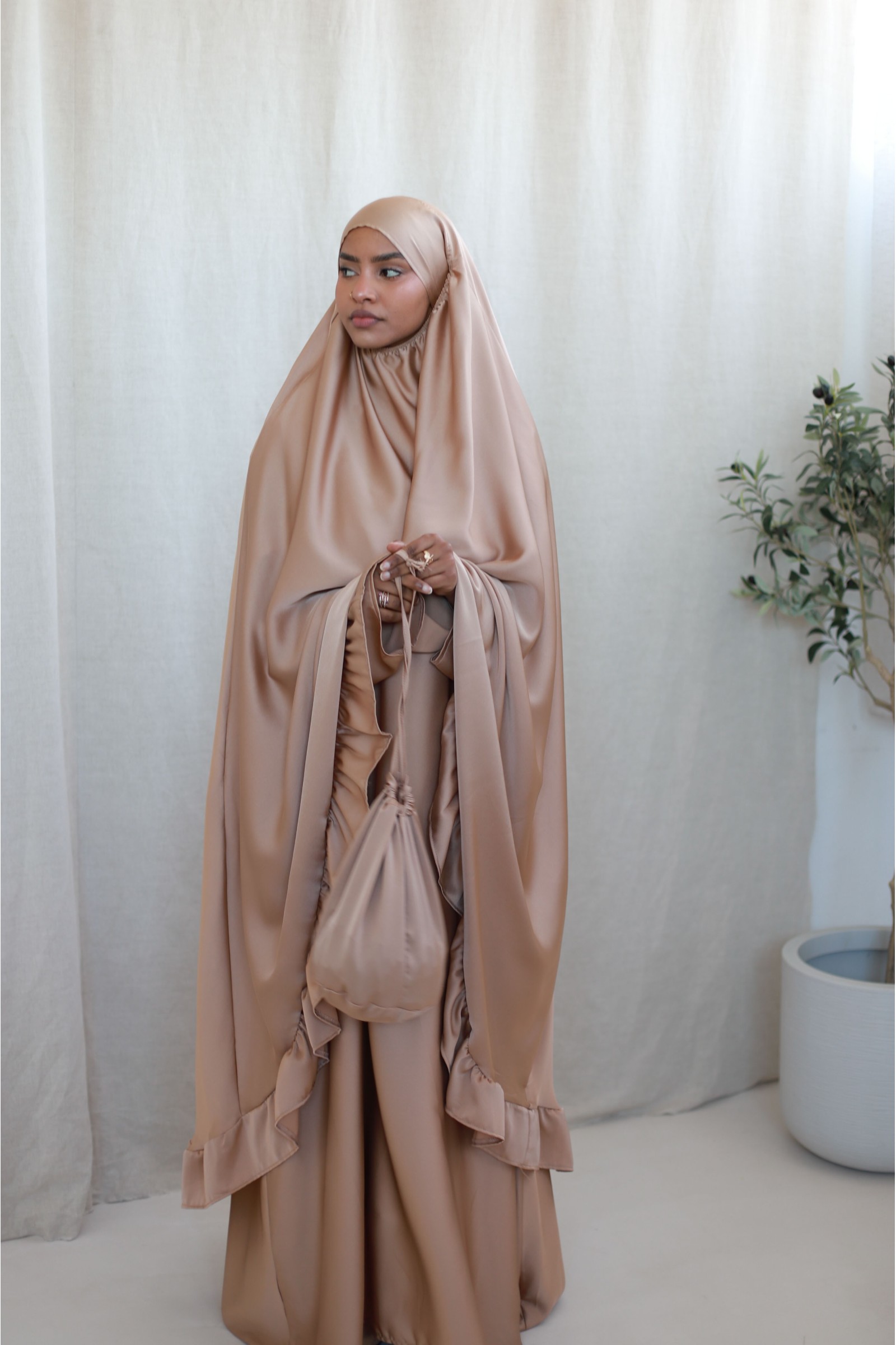 prayer dress with khimar in satin ideal umrah and hajj ramadan 2024