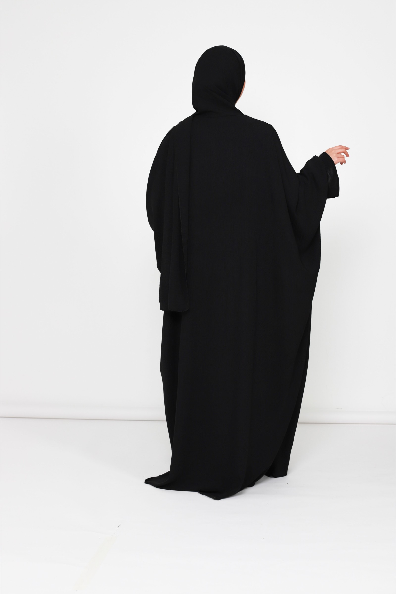 Abaya pas chère avec un voile intégrer en tissu jazz