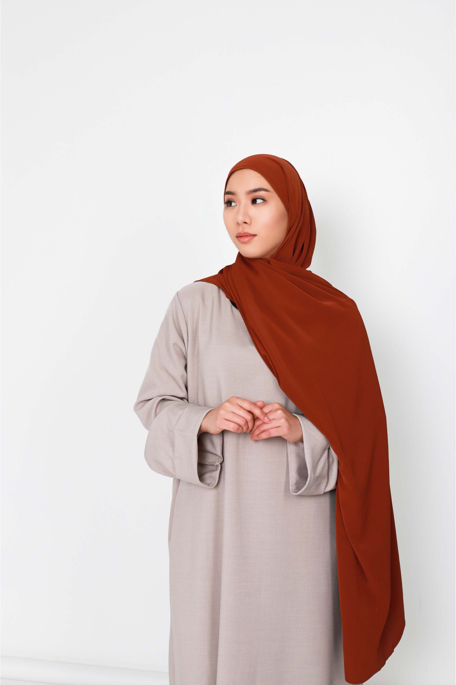 Scarf easy to put on without clip ideal for Muslim women