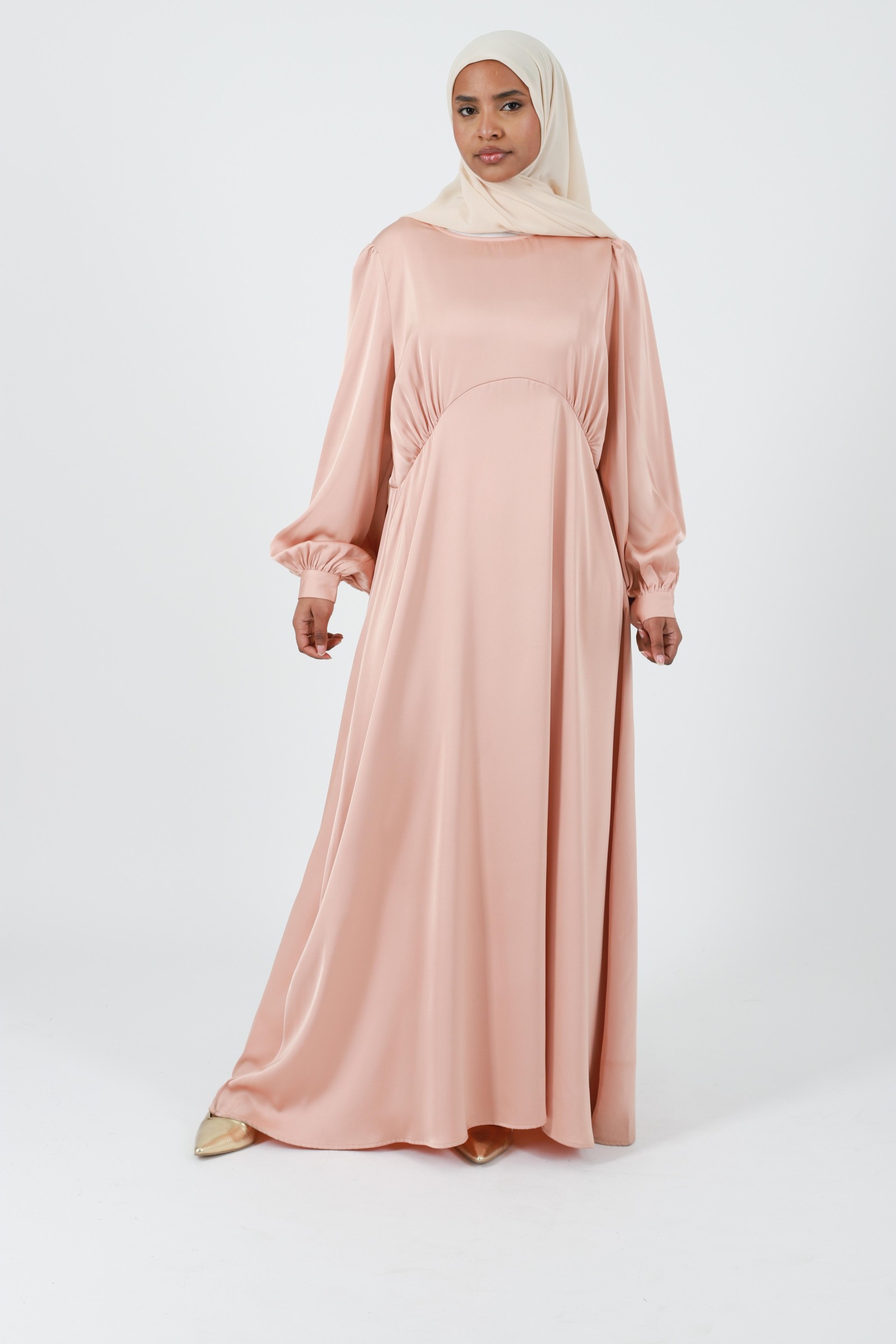 Simple and chic party abaya for Muslim women