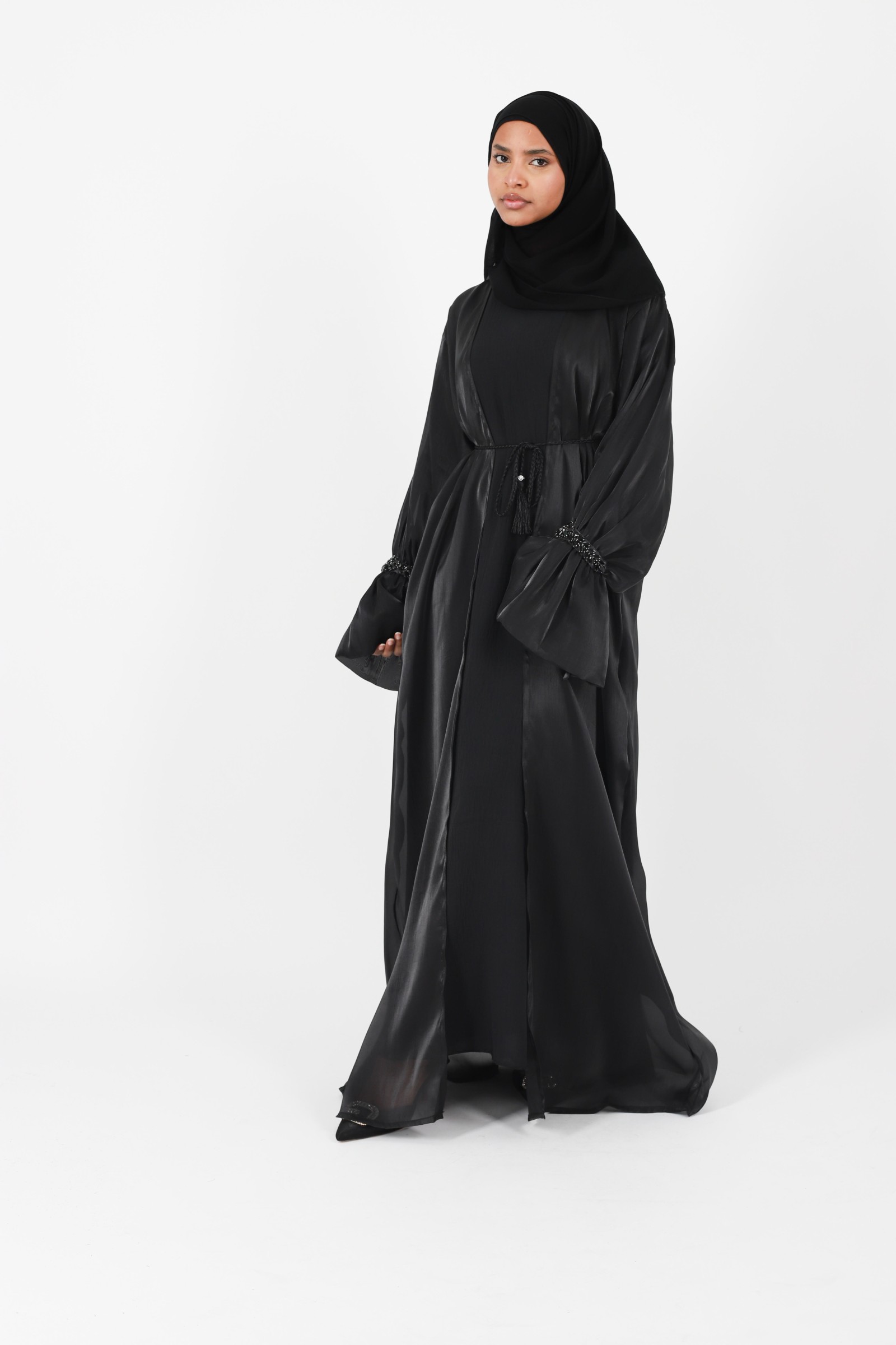 Choisissez l'Abaya Kimono Dubai pour marquer l'Aïd 2024 avec élégance