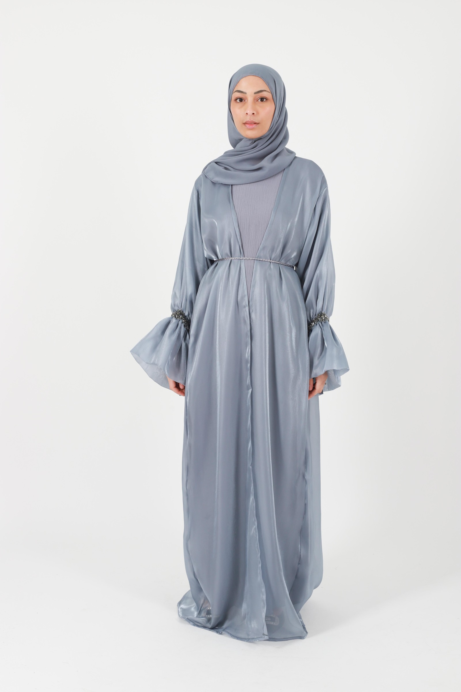 Optez pour l'Abaya Kimono Dubai pour célébrer l'Aïd 2024 avec élégance